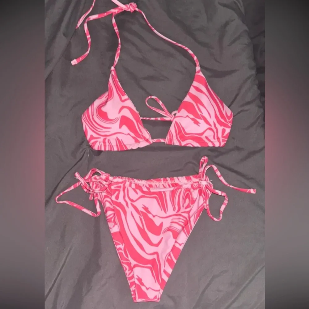 Bikini bundle - Picture 3 of 4